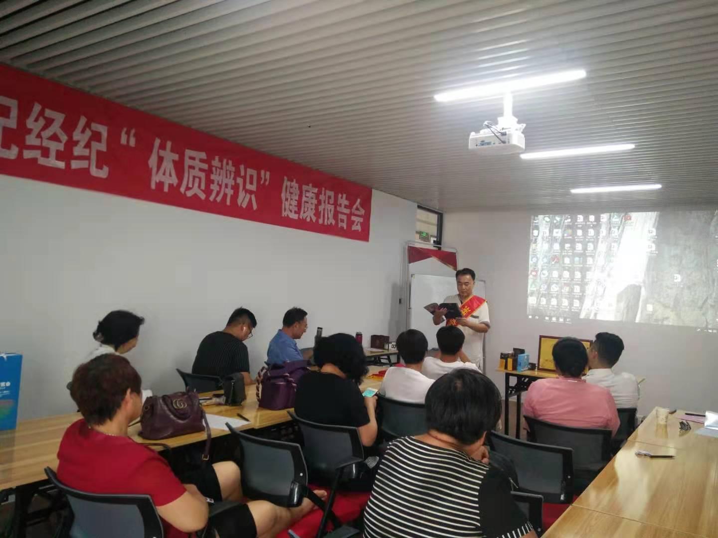 解剖学杂志期刊网可以分享一下你所知道的最具有传奇色彩的一位画家吗