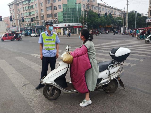闯红灯罚款多少闯红灯罚钱吗