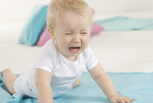幼儿睡觉醒来哭是怎么回事