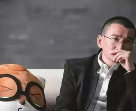 “松鼠老爹”：27次创业失败，带着四个“死忠粉”，打下百亿身家