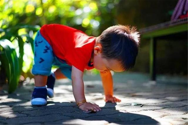 孩子动不动就喜欢哭怎么办 孩子动不动就喜欢哭怎么办