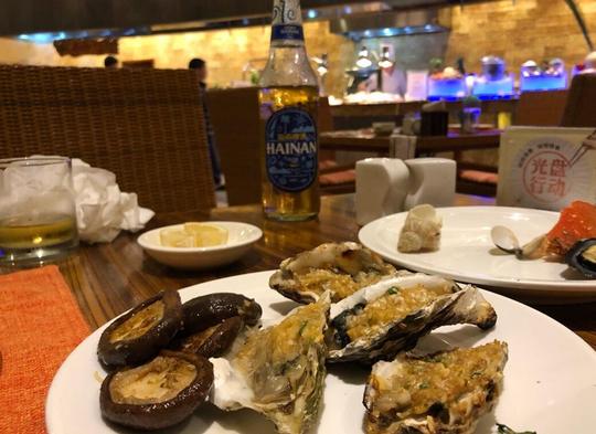 自助餐厅每天爆满，刚开一个多星期就关门，老板：食客在给我上课