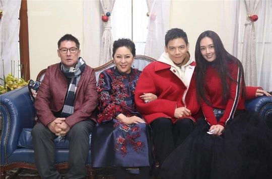 向太称郭碧婷答应生三胎，大方送豪宅作奖励，是结婚还是做生意？