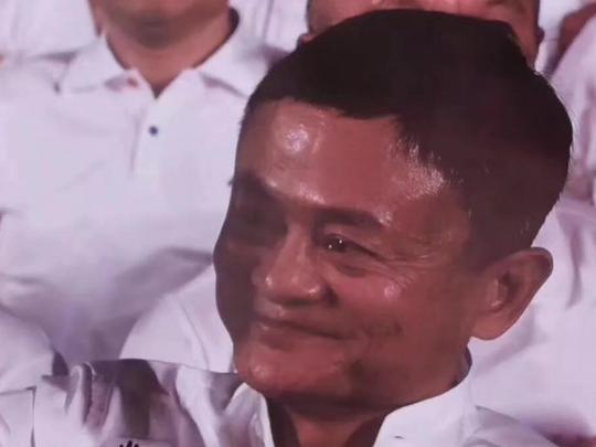 马云早期创业照片被扒出，看完照片后，网友纷纷表示“心酸”