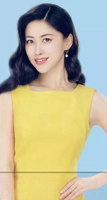 朱珠国外留学派对抽烟表情照片