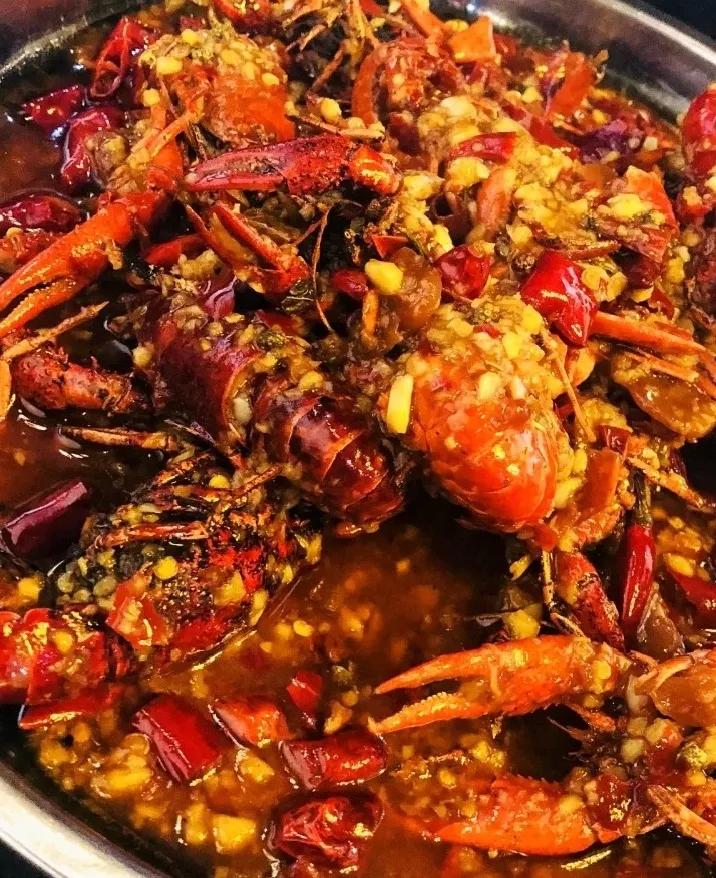 秦皇岛都有什么美食（葫芦岛还是秦皇岛好玩）
