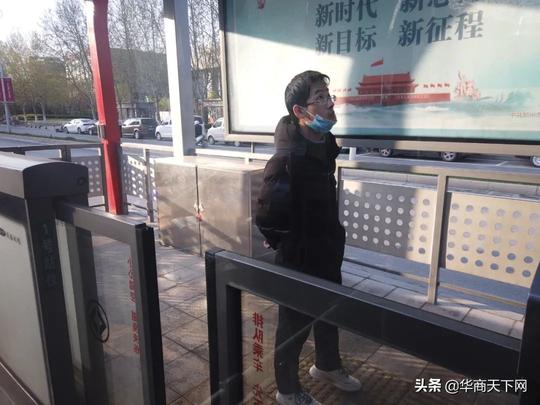 发现身边的人都不敢花钱了，看似有房有车，但是生活是越来越穷了