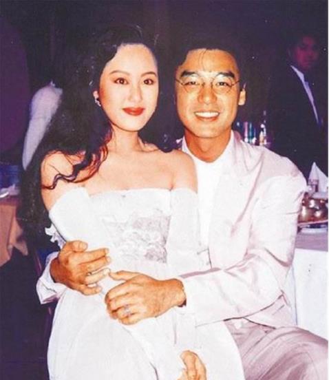 香港超级败家女：出身堪比王诗龄，让天王破产，自创业56岁成赢家