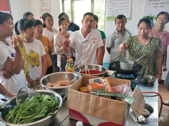 【决胜全面小康 决战脱贫攻坚】广西恭城：贫困村民参加桂林米粉制作培训班提高创业就业水平