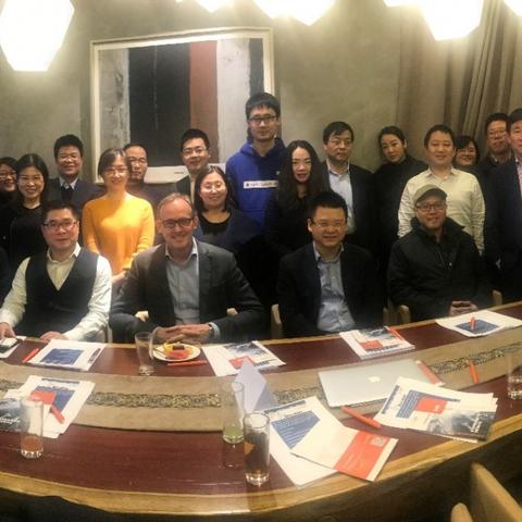 抖音人工智能ai豆包是真人吗的相关长尾关键词有哪些