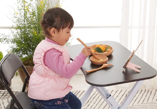 孩子多大可以吃大人吃的饭