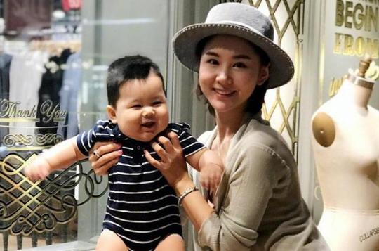 娱乐圈最干净女明星，出道20年不拍吻戏，35岁活成18岁少女