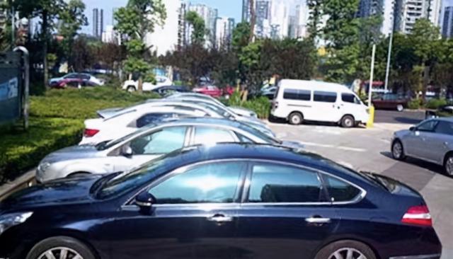 夏天汽车暴晒有没有事 夏天汽车暴晒有没有事