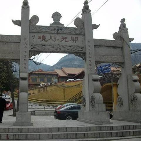 千佛山在济南市什么地方