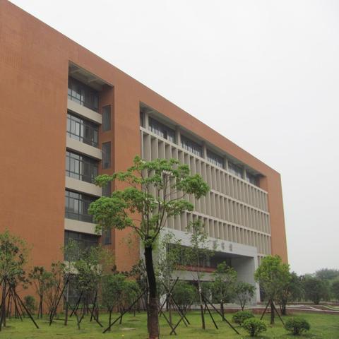 普通二本毕业，奋斗六年在武汉买了两套房，属于什么水平？