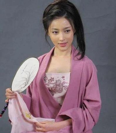 金瓶梅｜“富婆”孟玉楼改嫁中的世俗人情：有谁会为玉楼着想？