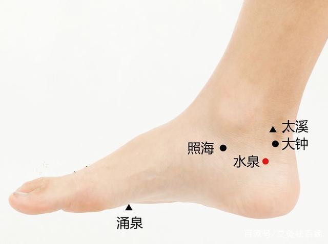 宝宝有眼垢是因为热气上火吗