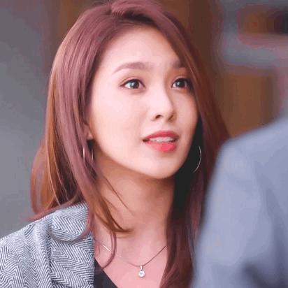 美女被强吻抓胸.美女被强吻抓胸动态图？