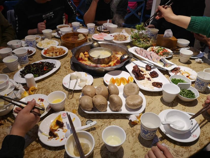 是什么歌名长阳美食（北京首创奥特莱斯有始祖鸟吗）