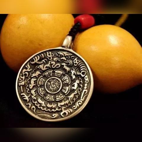 带九宫八卦牌好吗(九宫八卦牌佩戴注意什么场合)