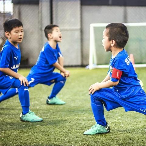 踢足球怎么才能不滑倒