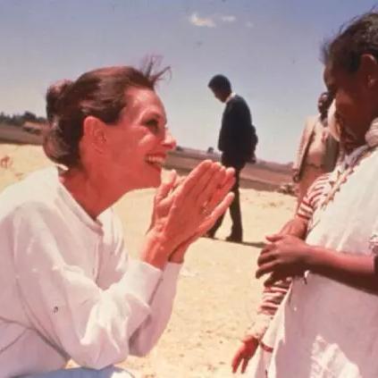 美女戴脚镣/美女戴脚镣的真实经历 美女戴脚镣/美女戴脚镣的真实经历