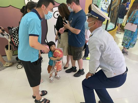 大手牵小手，消防安全向前走