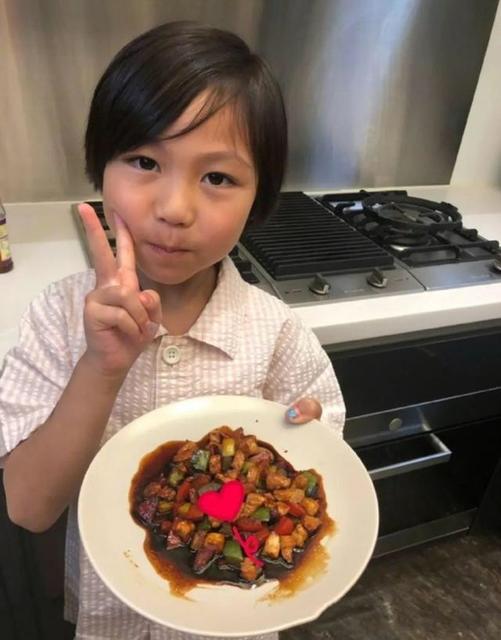 蔡少芬怎么教育两个女儿