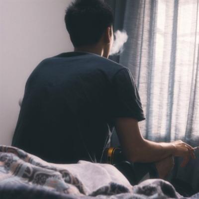 其实恋爱也是在不断地试错，女孩，你一定要好好爱自己
