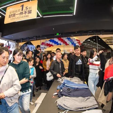 厦门银泰百货美食集美的相关长尾关键词有哪些