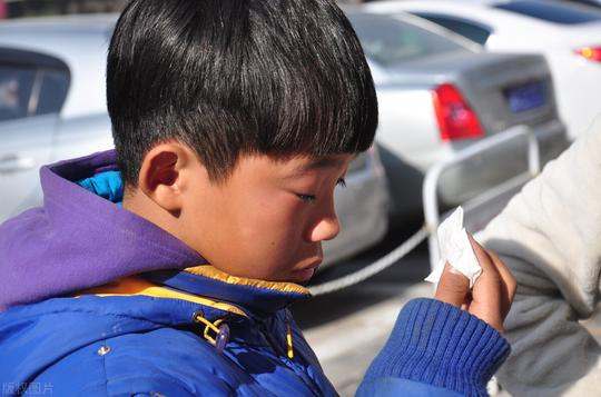 江苏：15岁少年疑似被主播怂恿半月打赏9万多父亲打工收入不高