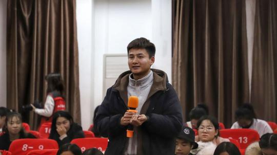 「新闻速递」新闻大讲堂学术月之五短视频的实训与创业要点