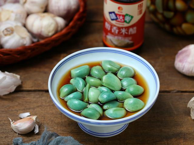 腊八蒜是怎么腌制的