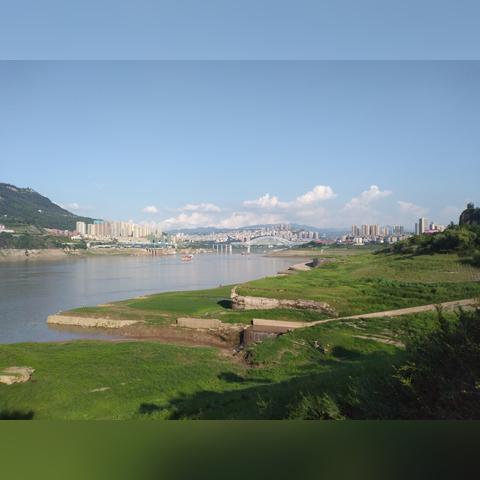 河南人和重庆户口哪个好