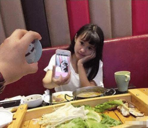 “我不会是把谁的结婚戒指踩回来了吧？”哈哈哈这种好事也能赶上