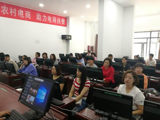 汝阳县电子商务电商扶贫短视频专题培训班（第2期）火热开课了