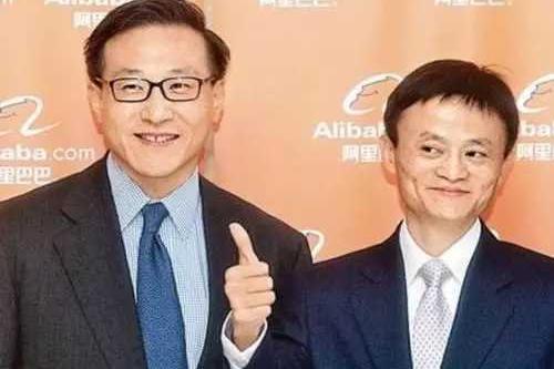 跟马云一无所有创业的人，耶鲁律师回国只拿五百，现在身价四百亿