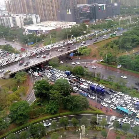 2025.11.23深圳今日汽车尾号限行是几