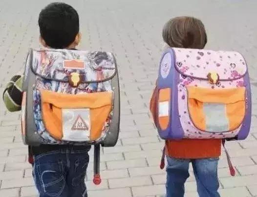 孩子含胸驼背怎么办