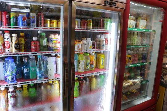 小店老板亲述：开店多年客流依旧少，疫情后更难了，但……