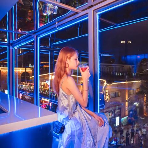 南宁市酒吧美女收入怎么样