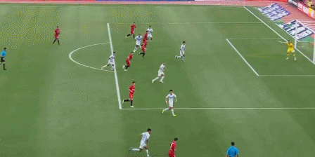 上港主场2-0胜富力埃神误伤吕文君+胡尔克里程碑之战破门