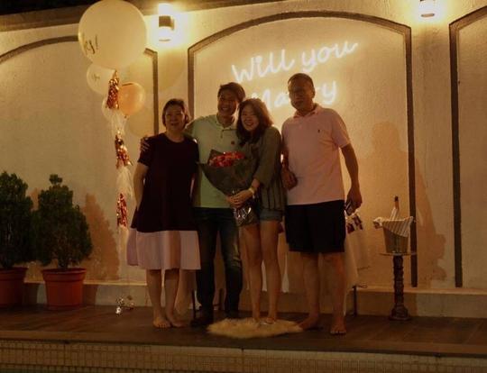 许绍雄女儿订婚！与帅气男友相恋6年，父亲还曾斥资百万帮她创业