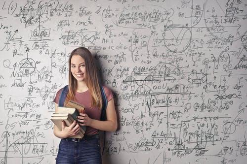 清华大学又怎样？报冷门专业能赚钱吗？大学教育的意义究竟是什么