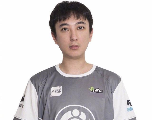 王思聪带女生现身楼盘看房是真的吗