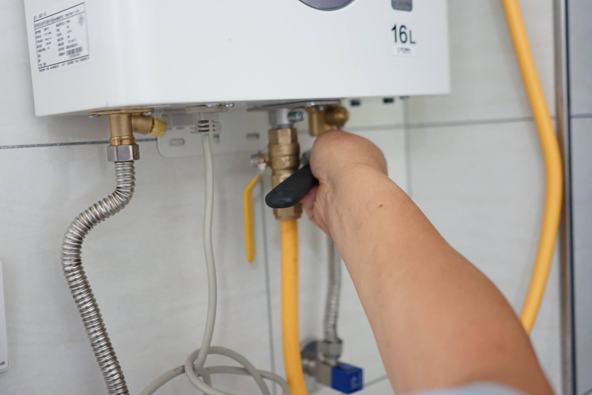 史密斯高热水器安装方法