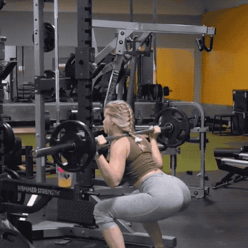 美女健身翘臀肌肉性感gif动图