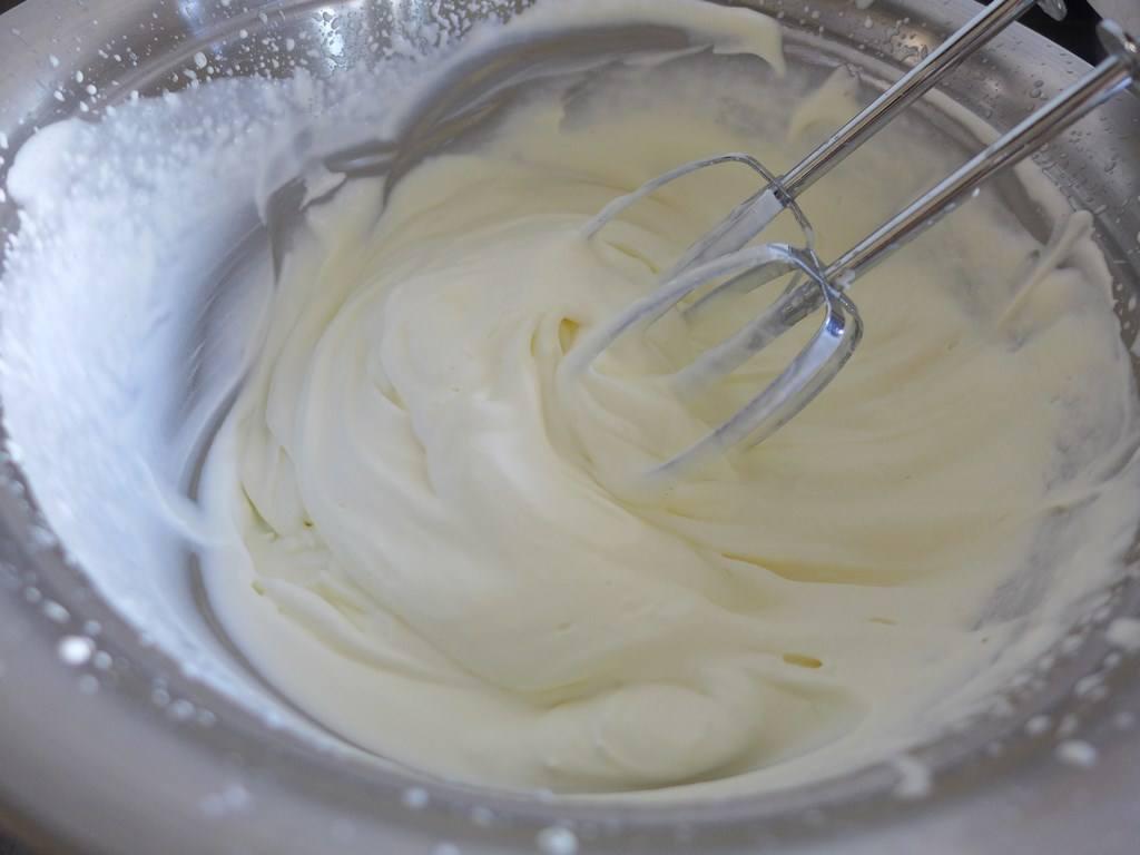 蛋白怎么打成奶油(为什么蛋清只能打成泡沫状)