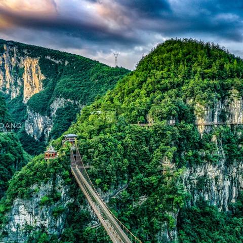 x露谷（露谷之旅，探索未知的奥秘）