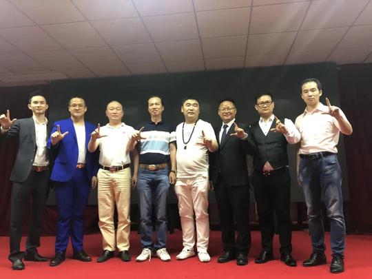 杨飞创业故事：游学做项目及误入的巨坑